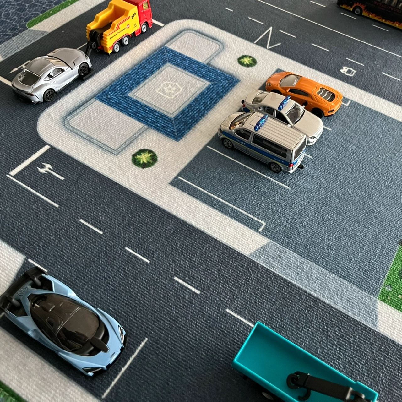 Spielteppich Emil Spielteppich Emil mit Polizeistation
