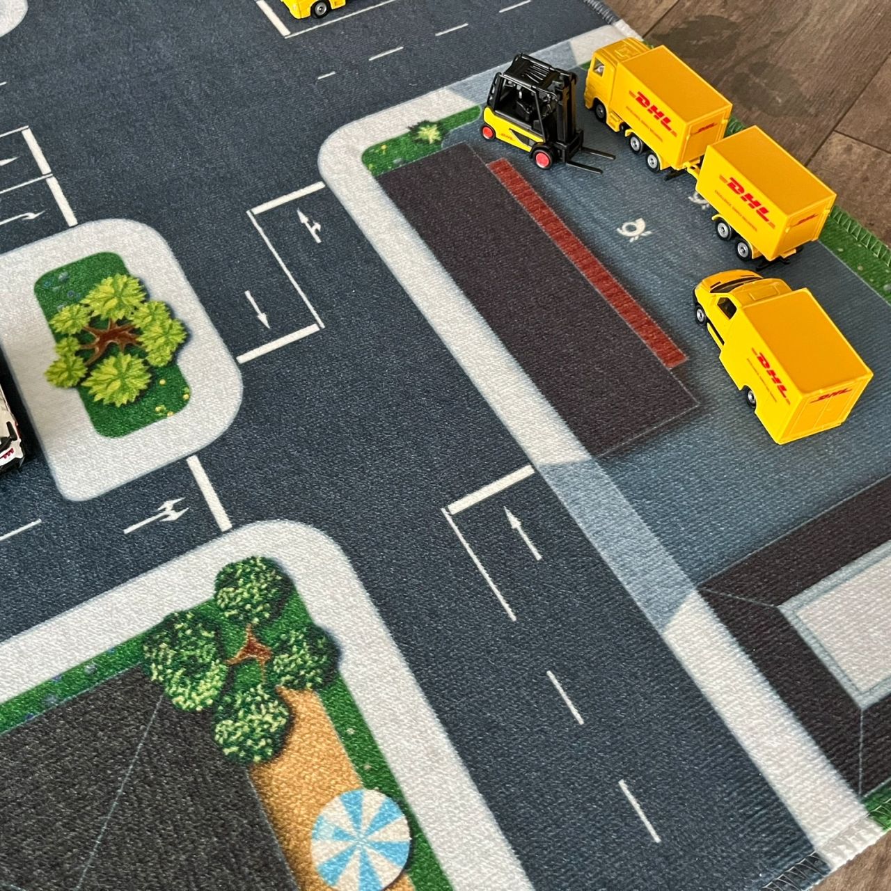 Spielteppich Emil mit Poststelle