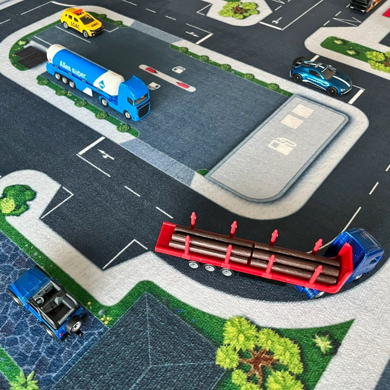 Spielteppich Emil mit Polizei